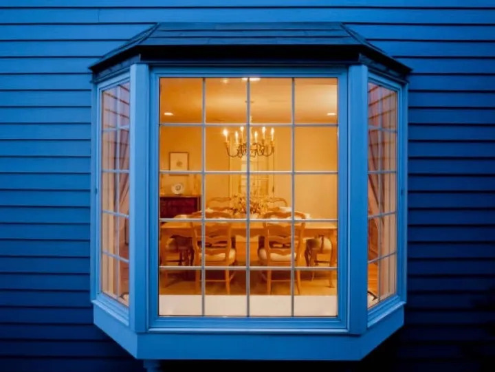 home-hero-bg windover-windows-1